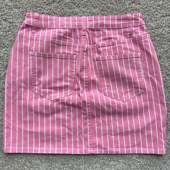 Pink striped miniskirt - Picture 2 of 3